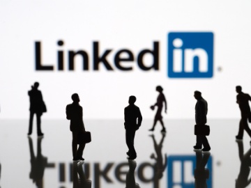 How to Find a Job Using LinkedIn: Tips and Tricks