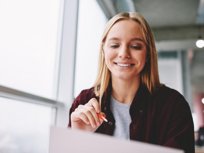 How to List References on Resume: A 2025 Career Guide